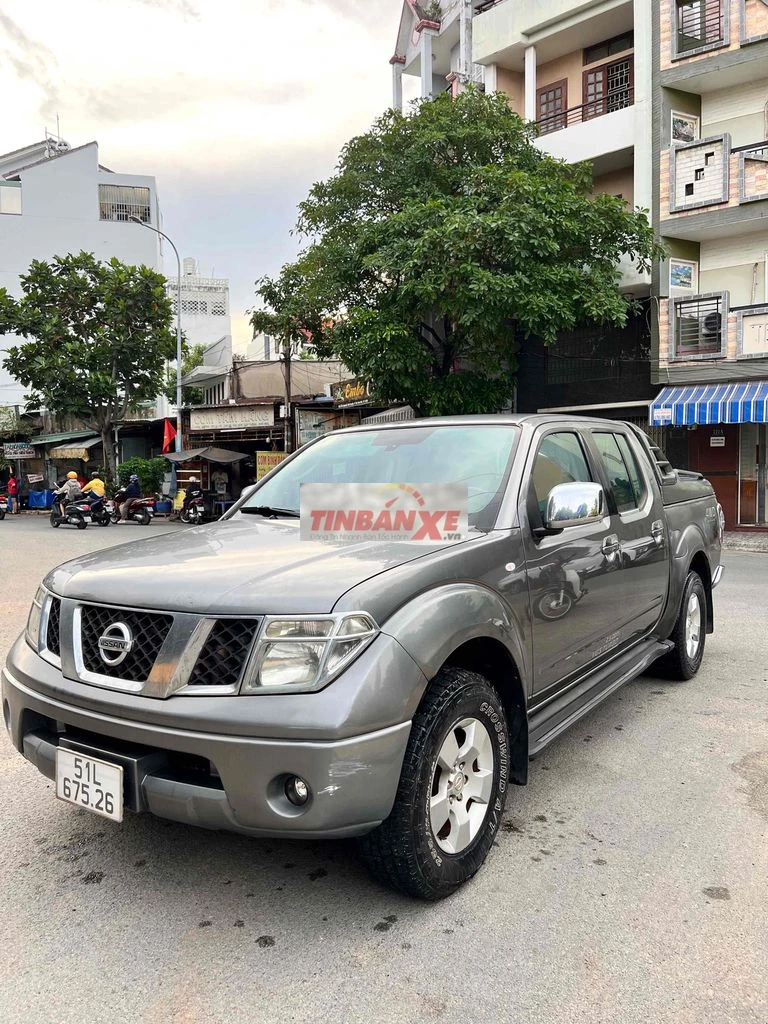 Nissan Navara 2013 Số sàn Xám