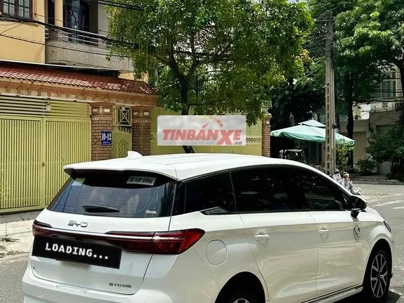 BYD M6 2025 Trắng 18.000km