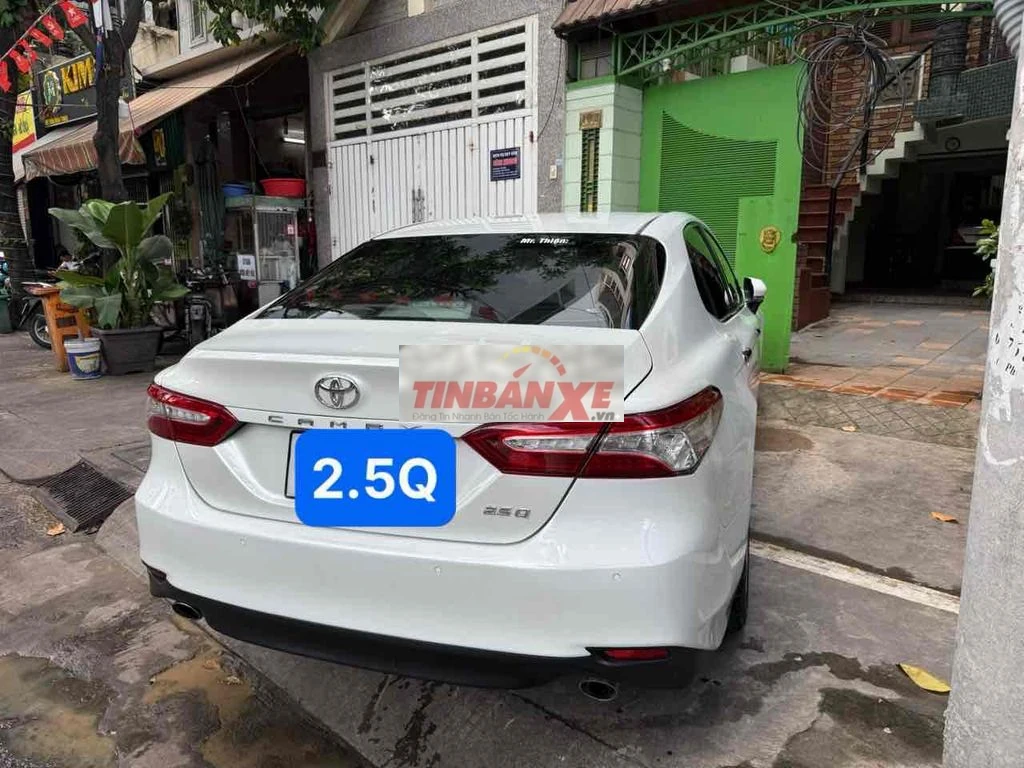 Toyota Camry 2.5Q 2019 Trắng Thái Lan