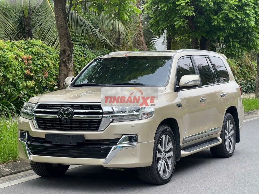 Xe Toyota Land Cruiser VX.R 5.7 V8 2016