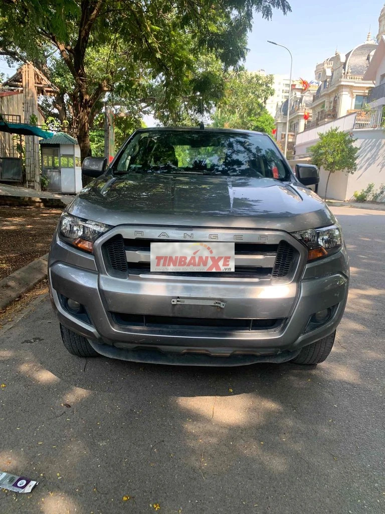 Ford Ranger 5 chỗ màu Xám