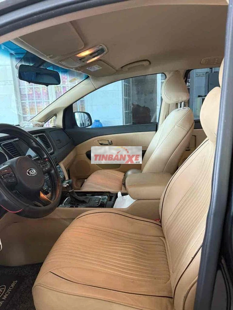 Kia Sedona 7 chỗ số tự động xăng 76.557 km