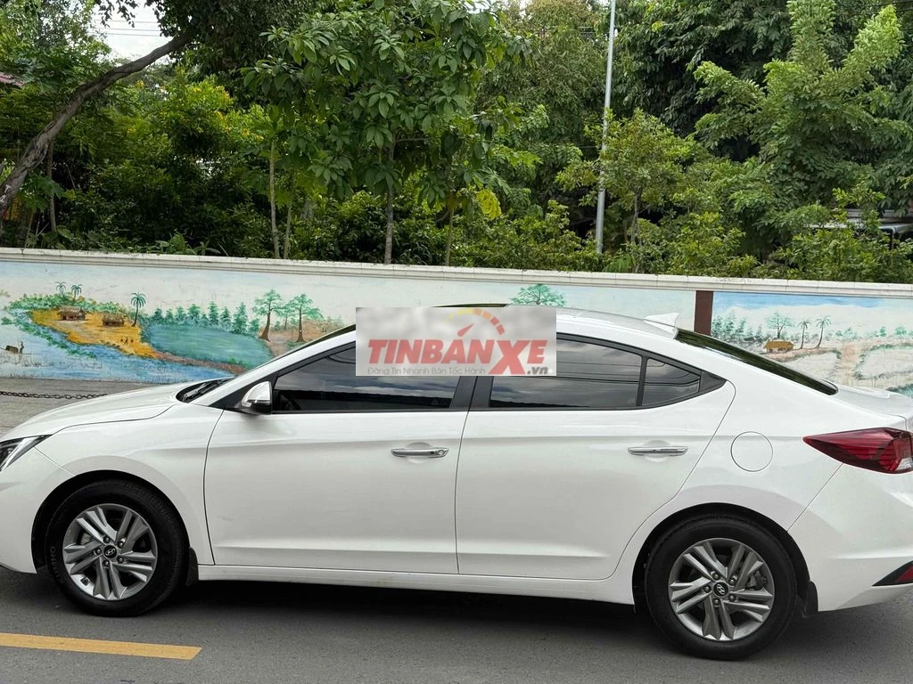 Hyundai Elantra 2021 1.6 AT Trắng Tự động