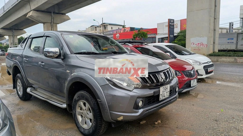 Mitsubishi Triton 2017 2.5AT Mivec Xám
