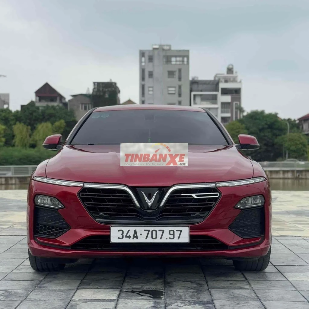 VinFast Lux A2.0 Turbo 2022 Đỏ 24000 km