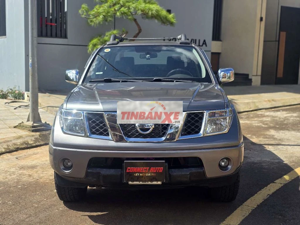 Nissan Navara LE 2013 2.5MT 4WD Xám 11 vạn