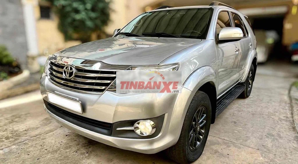 Toyota Fortuner 2.7V 2015. Xe gia đình cực đẹp