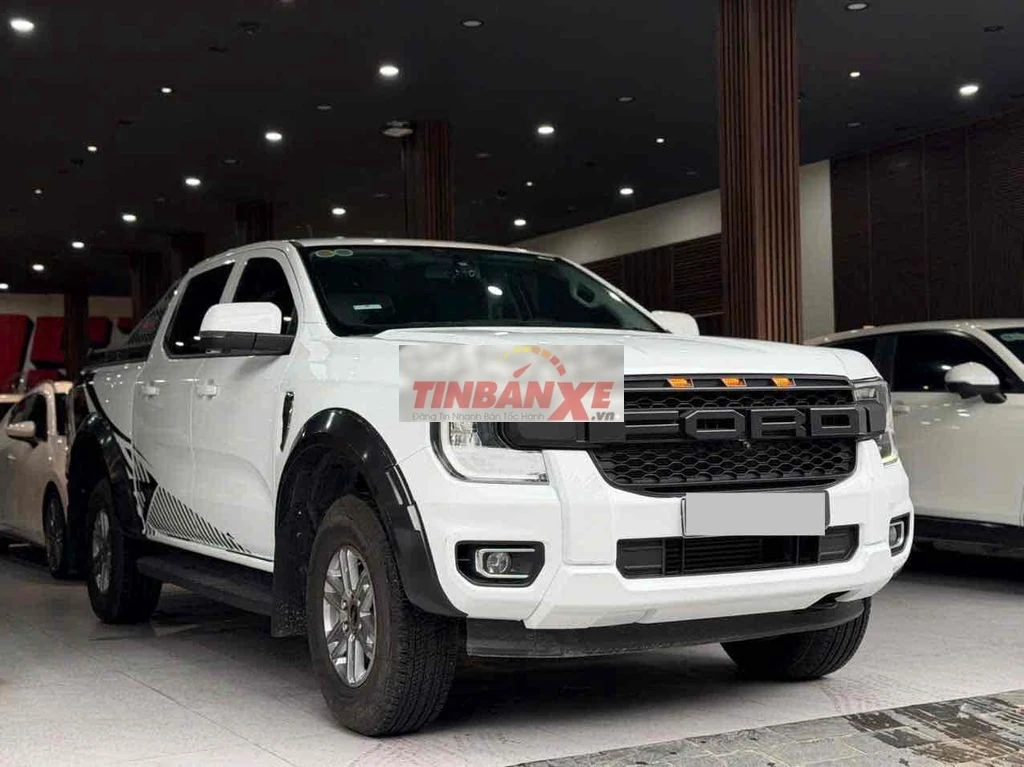 Ford Ranger XLS 2025 Trắng 8.000 km