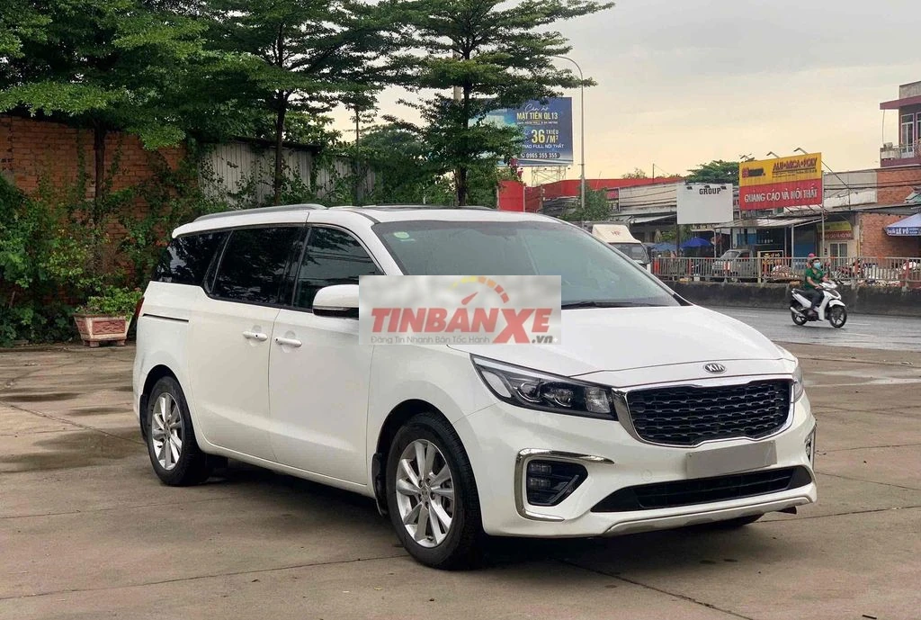KIA Sedona Signature 2020 Trắng 7 chỗ Dầu Tự động