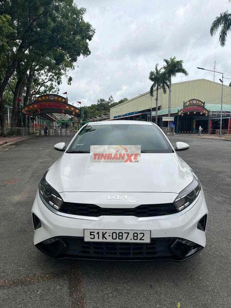 Kia K3 Luxury Trắng