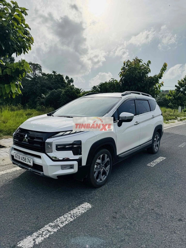 Mitsubishi Xpander Cross 2024 Trắng 18.000 km