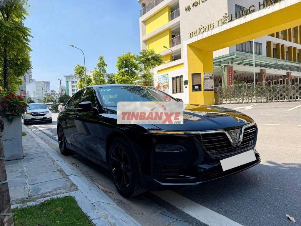VinFast Lux A 2.0 Base 2021 Đen 45.000 Km