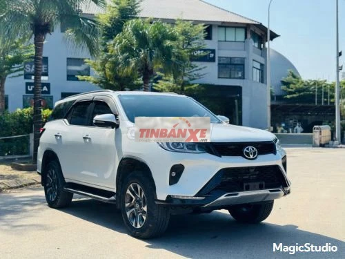 Xe Toyota Fortuner Legender 2.4L 4x2 AT 2022
