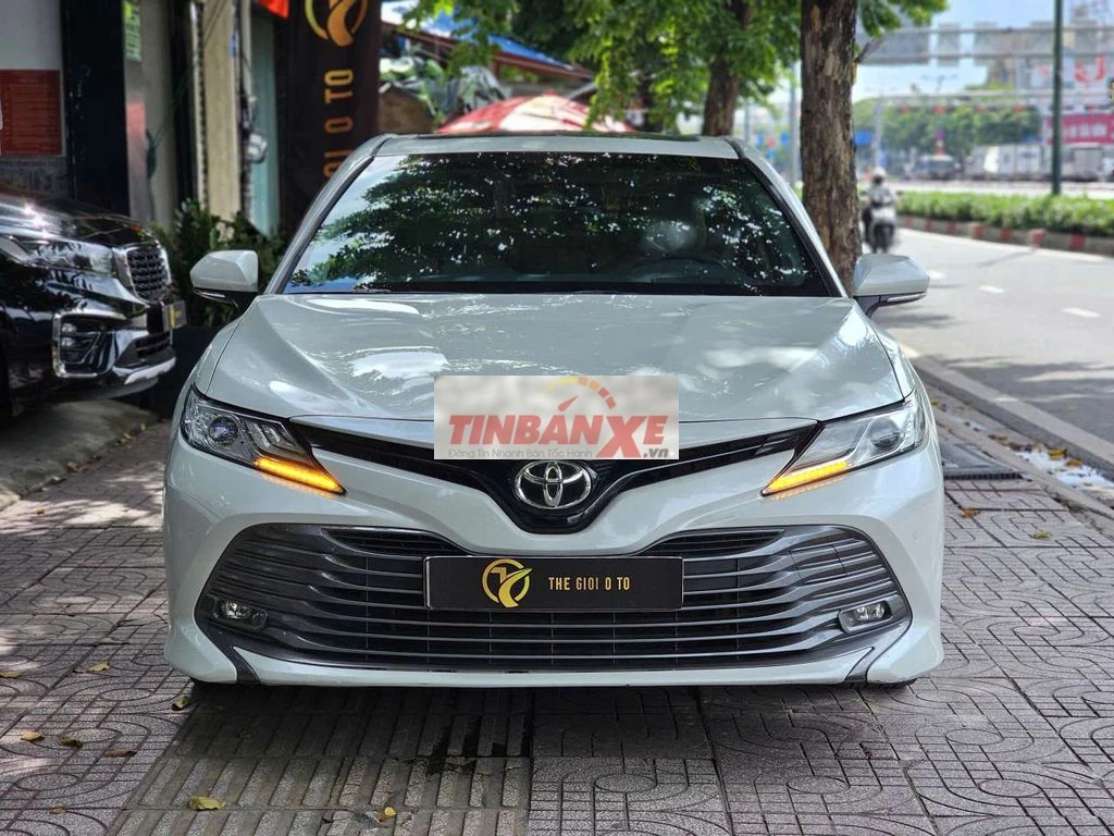 Toyota Camry 2.5Q 2020 Trắng/Kem 51.000 km