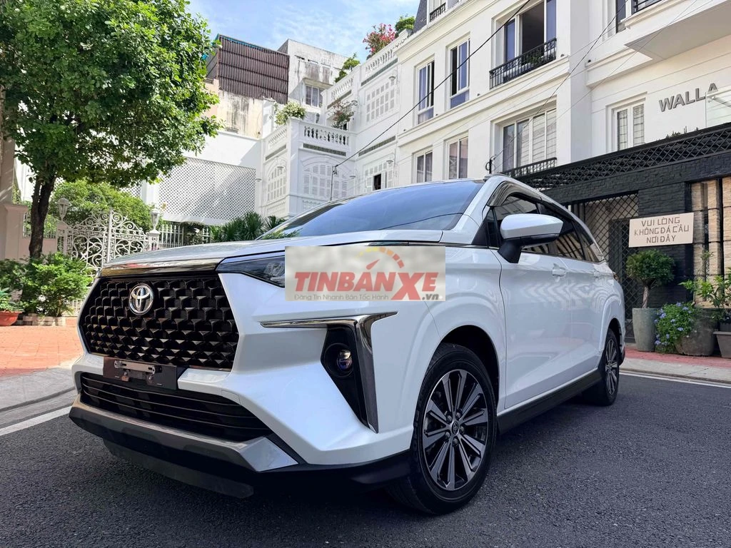 Toyota Veloz Cross 1.5 số tự động 7 chỗ sx 2023