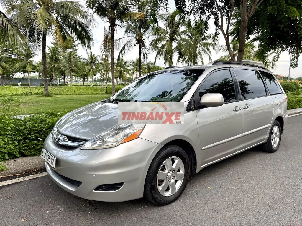 Toyota Sienna LE 2008 Tự động Bạc 7 chỗ