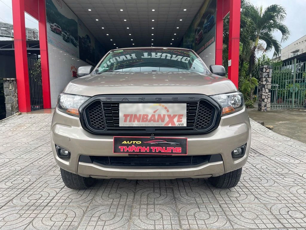 Ford Ranger XLS 2021 tự động 4x2 màu vàng cát