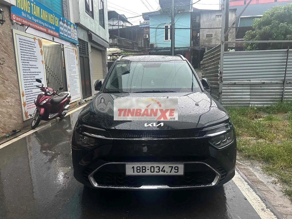 Kia Carens 2025 Luxury Đen 7 chỗ 7000km