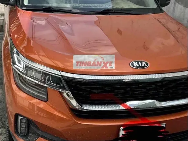 KIA Seltos PREMIUM đk2021 đk 2020 Cam 54000km