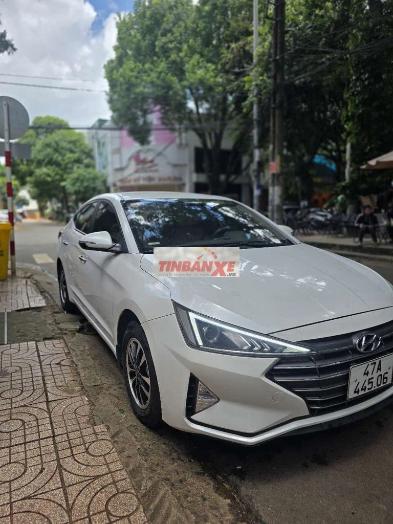 Hyundai Elantra GLS MT 2019 Số sàn Trắng