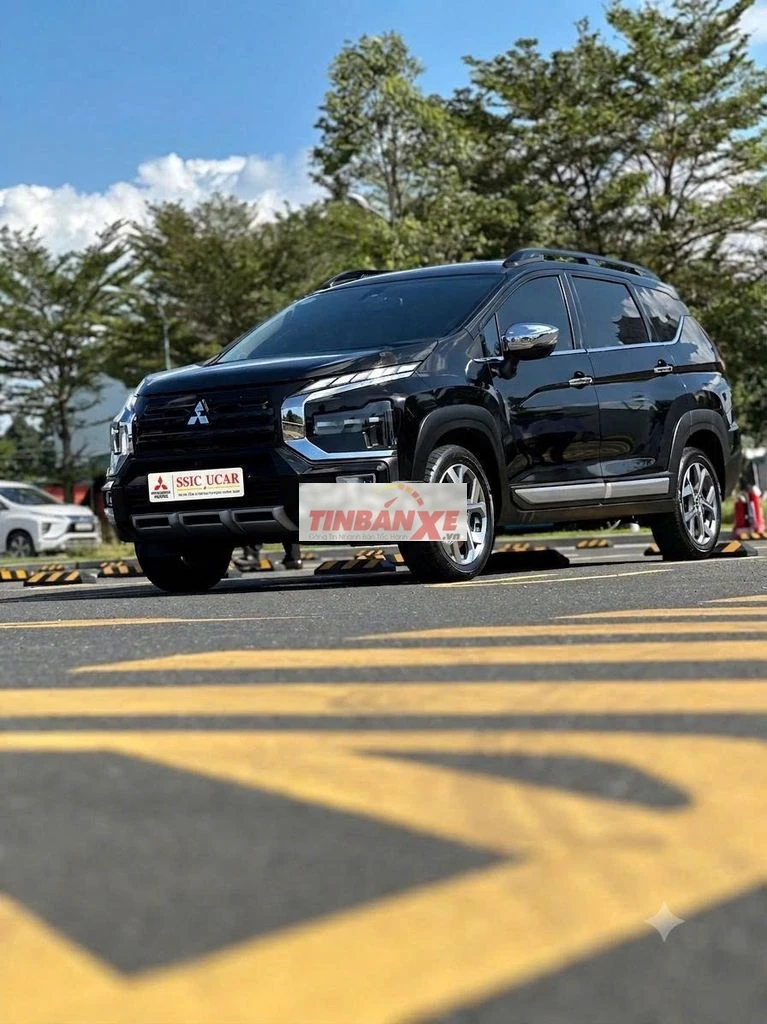 Mitsubishi Xpander Cross 2024 Đen 17.500 km