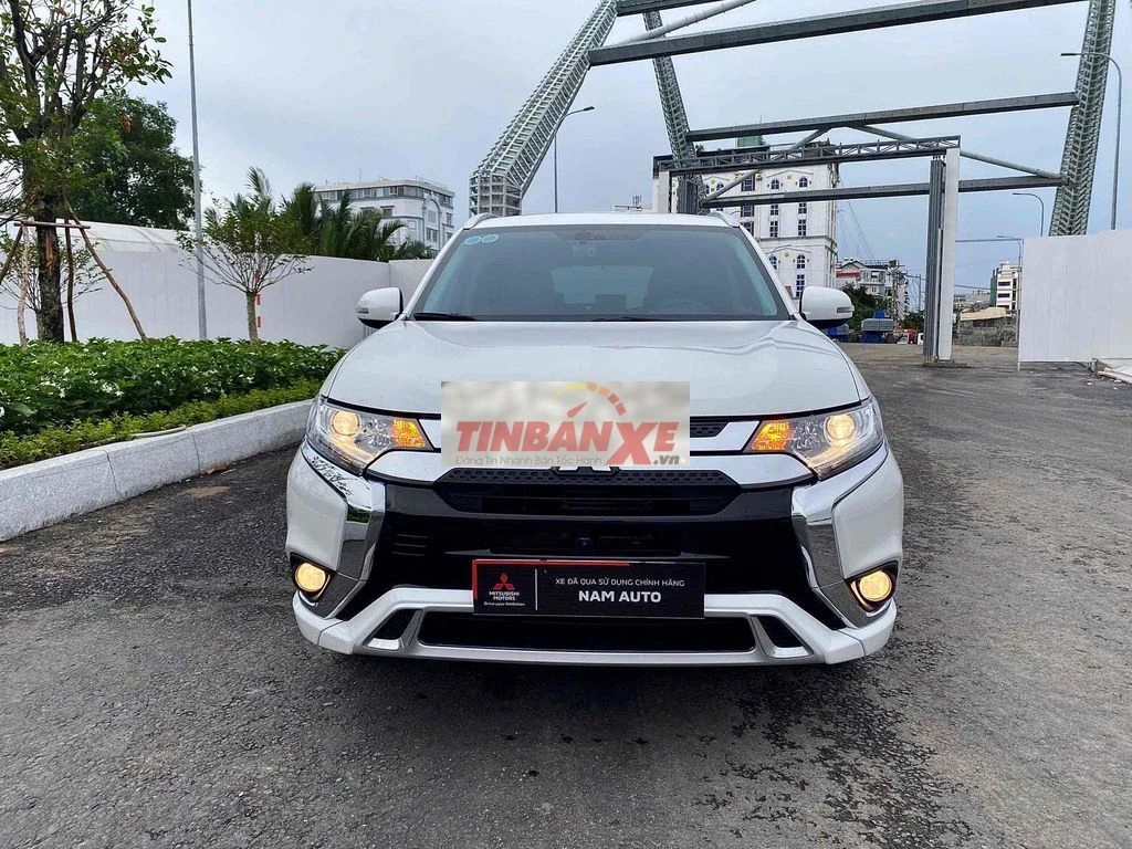 Mitsubishi Outlander 2.0 CVT 2024 Trắng 25.000 km
