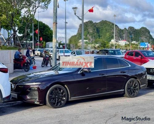 Xe VinFast Lux A 2.0 Premium 2.0 AT 2021