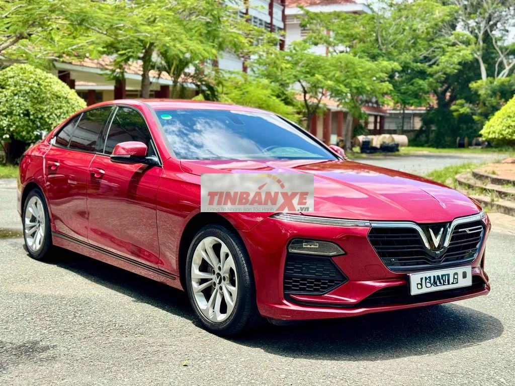 Vinfast Lux A 2.0 Base 2021 Đỏ 55.000 km