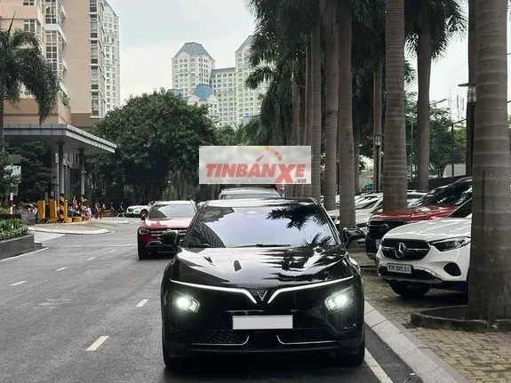 VinFast VF 7 Plus 2024 Trần Kính 2 cầu 350HP Đen