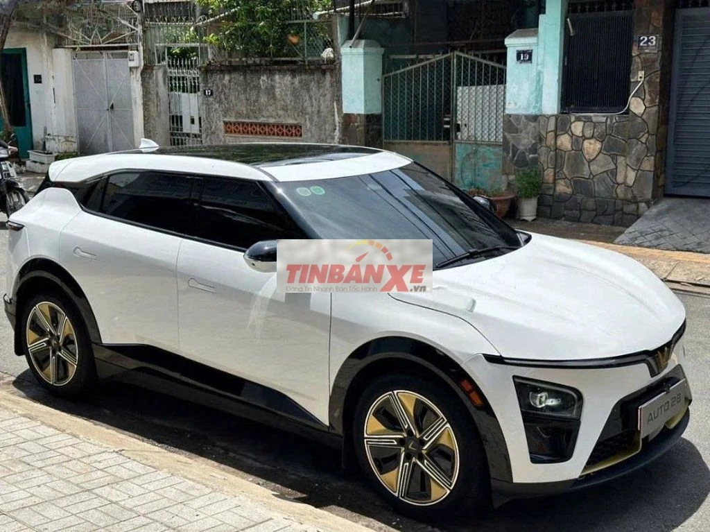 VinFast VF7 Plus AWD 2025 Trắng 12,000 Km