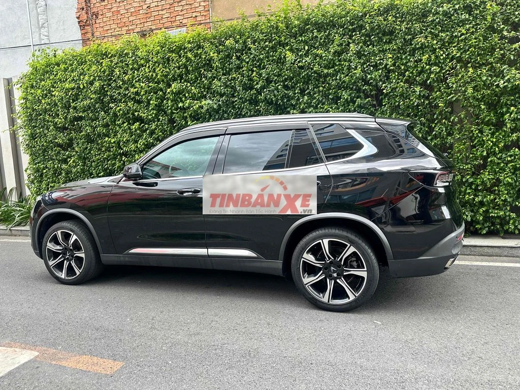 VinFast Lux SA2.0 Turbo Cao cấp 2 cầu Đen