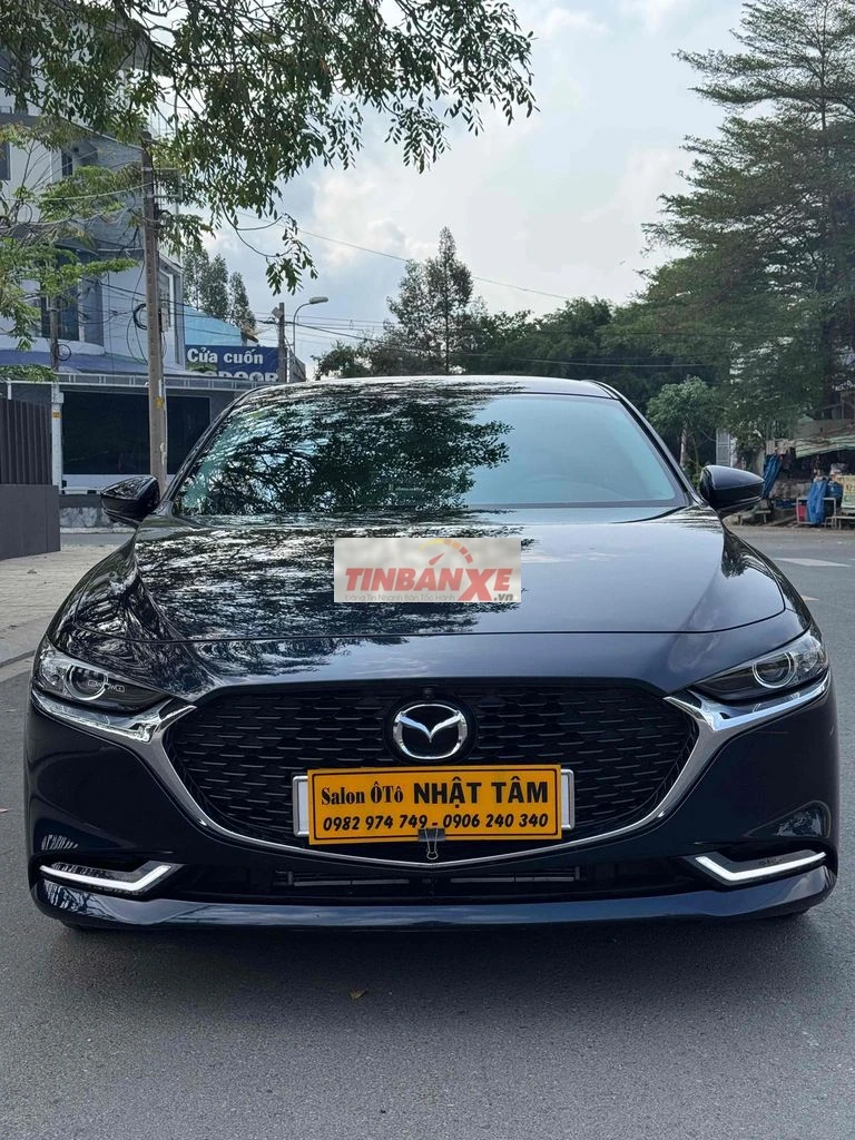 Mazda 3 luxury 2022 42000