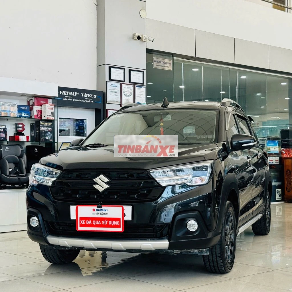 Suzuki XL7 Hybrid 2025 Đen cực đẹp odo 30.833 km