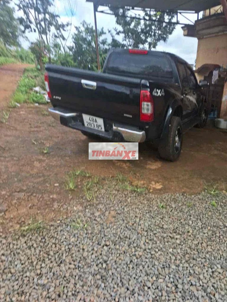 Isuzu D-Max Tự động Đen 5 chỗ