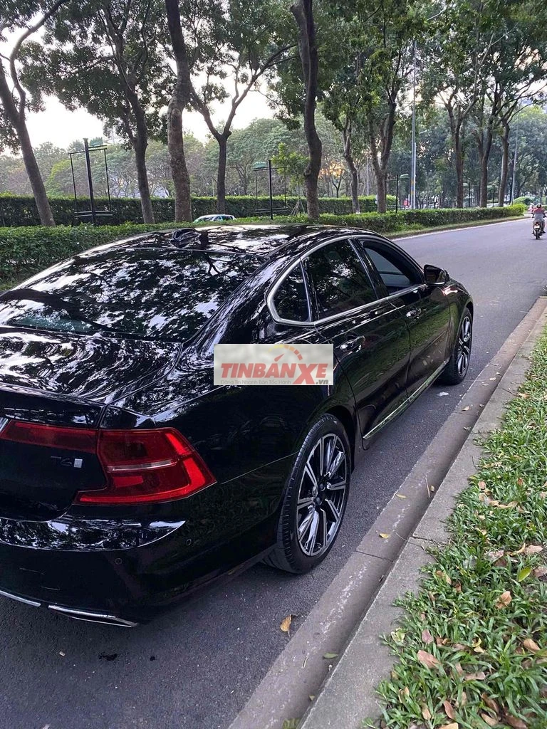 Volvo S90 2016 Sedan Đen 11 vạn km