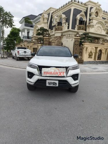 Xe Toyota Fortuner 2.4L 4x2 AT 2022 - 830 Triệu