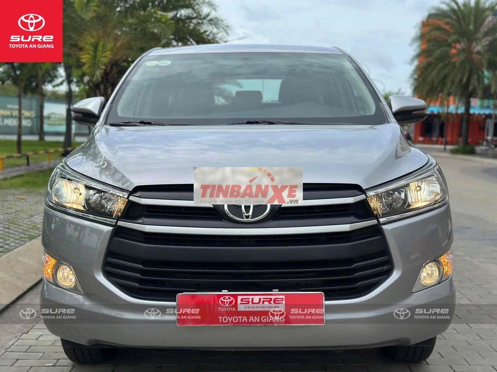 Toyota Innova E 2018 Bạc CHÍNH HÃNG