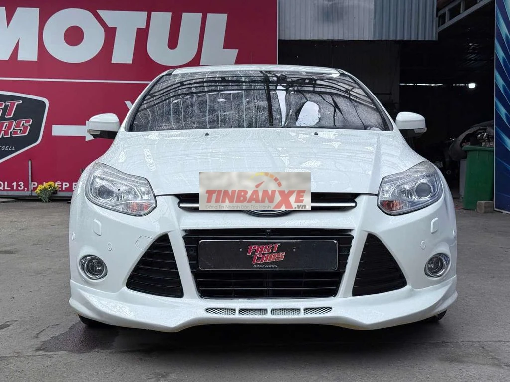 Ford Focus 2014 2.0AT,hatchback 5 chỗ,màu trắng