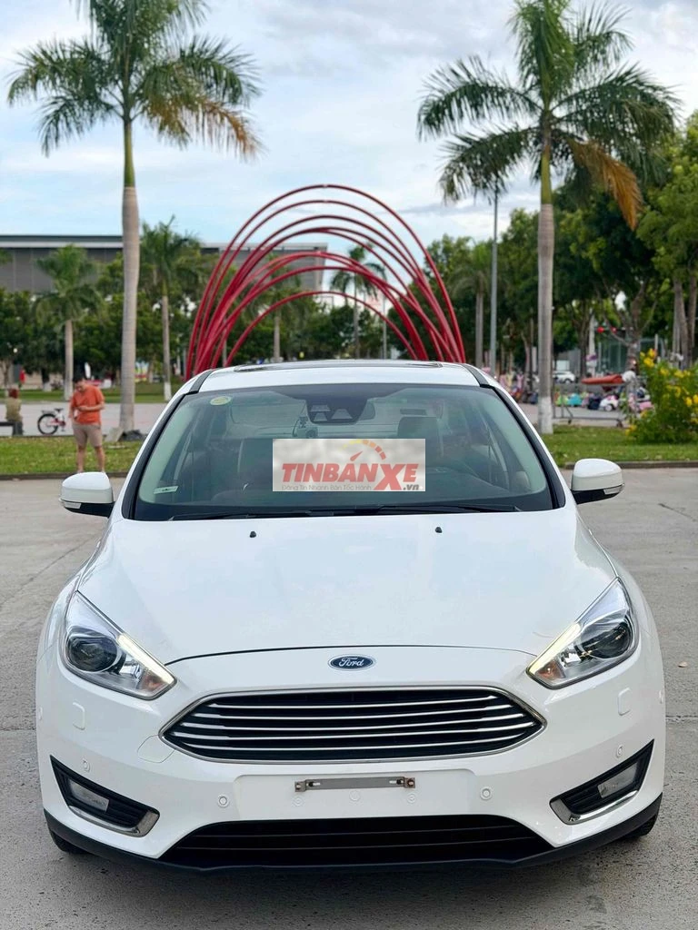 Ford Focus 1.5AT Titanium 2018 Trắng Tự động