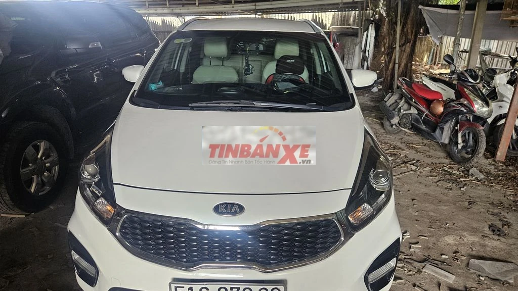 Kia Rondo MT 2018 trắng 108000 km