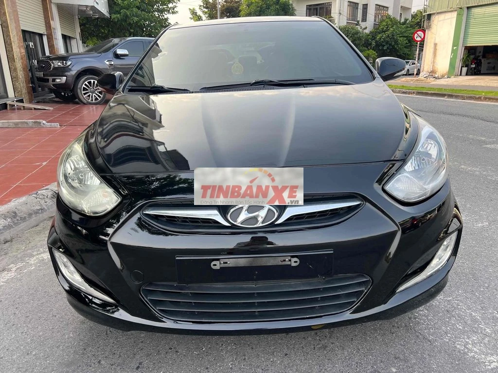 Hyundai Accent 2013 Tự động Đen