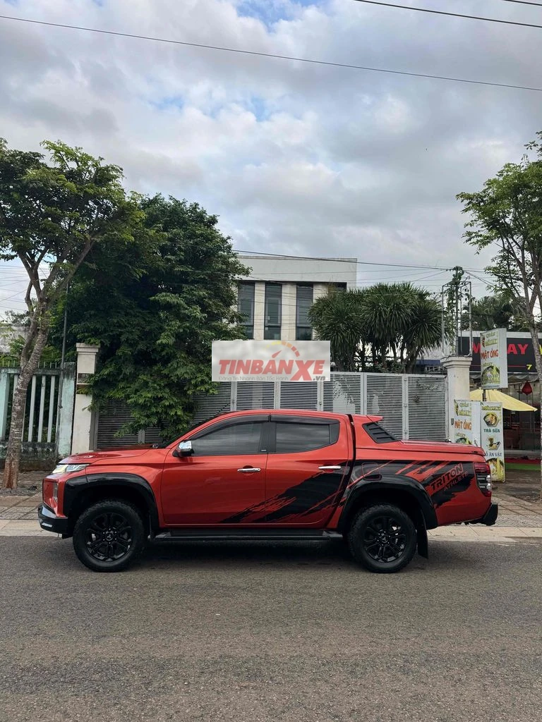 Mitsubishi Triton 4*4 bản full số tự động