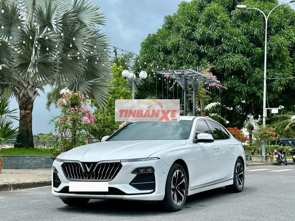 VinFast LUX A2.0 plus 2022 gia đình lướt 23.000km