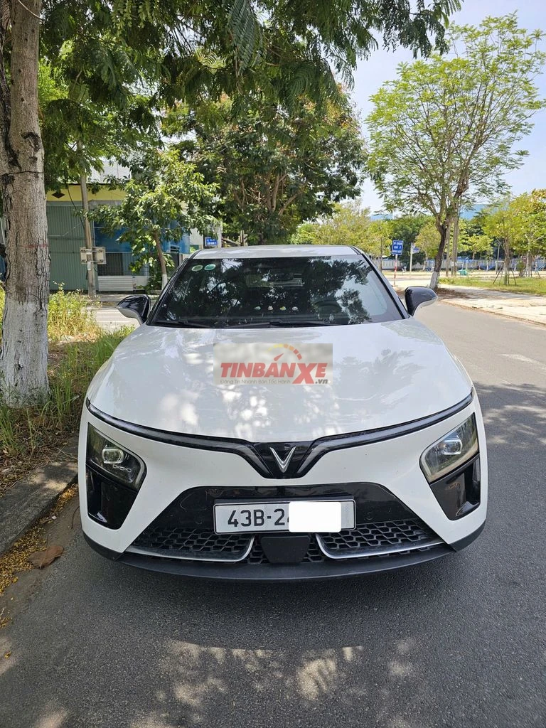 VinFast VF7 Plus AWD Trắng 29401 km