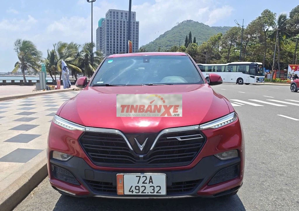 VinFast Lux SA Base 2021 Đỏ