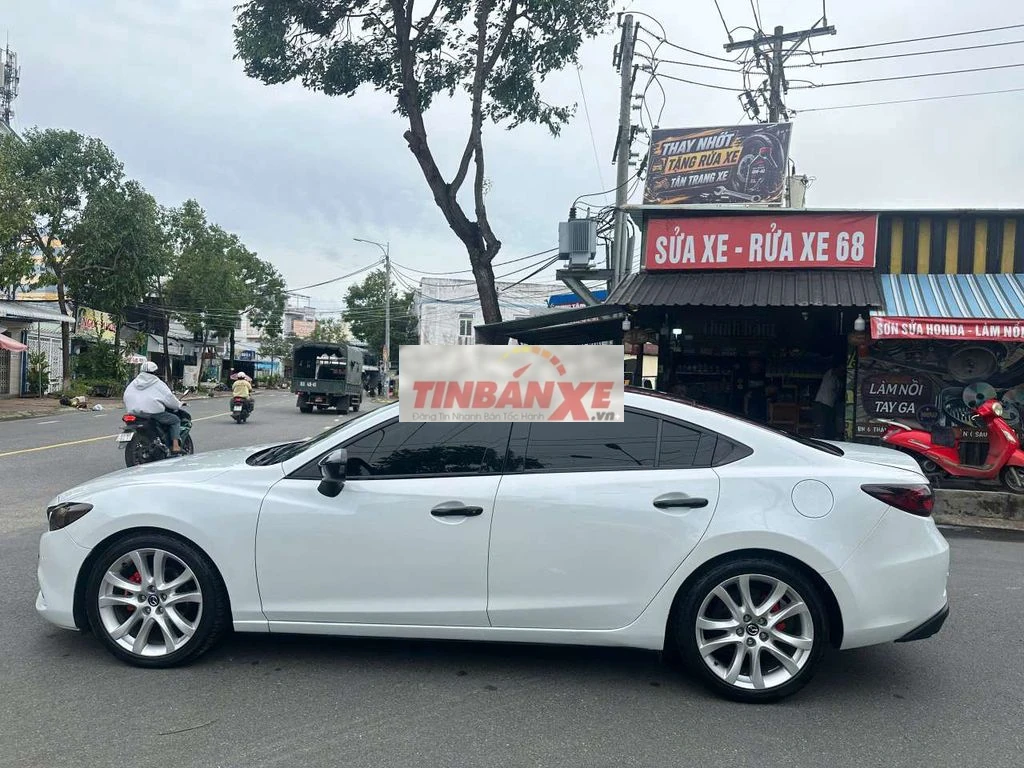 Mazda 6 nhập nhật