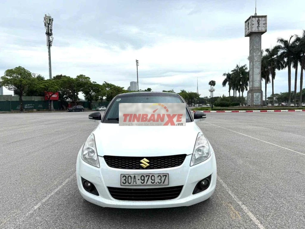 Suzuki Swift Trắng Tự động 5 chỗ