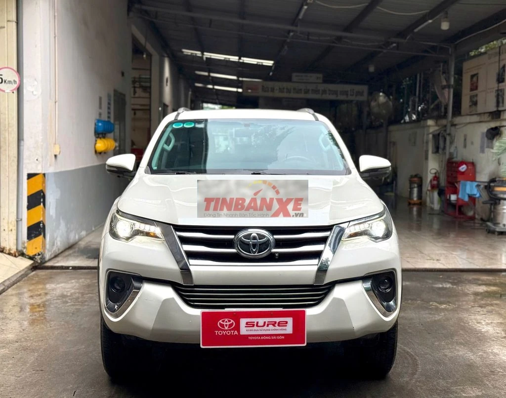 Toyota Fortuner 2018 2.8 2 cầu Trắng