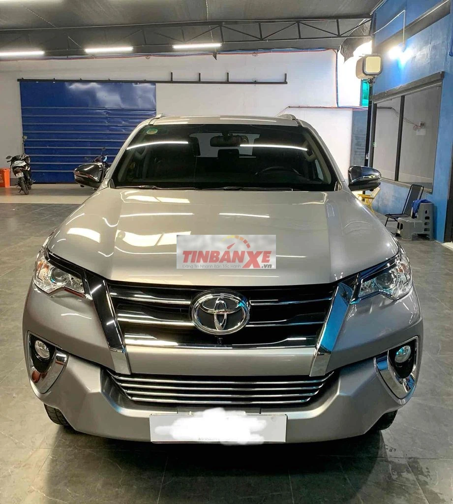 Toyota Fortuner 2.7 AT 4x2 Bạc