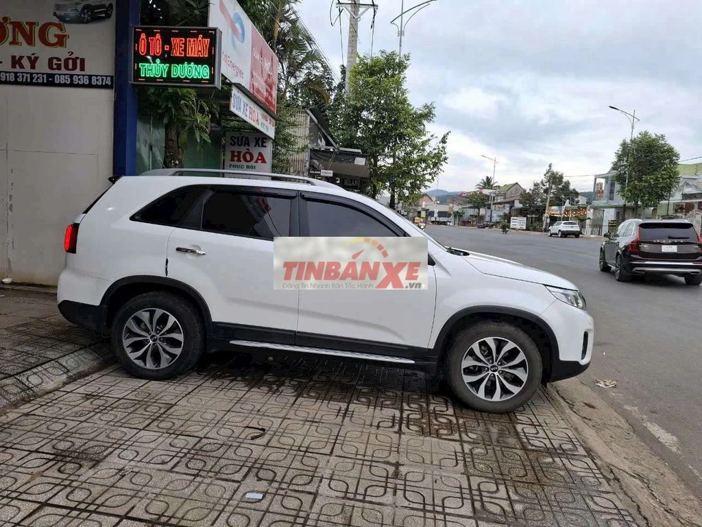 Kia Sorento 2018 7 chỗ Dầu Trắng